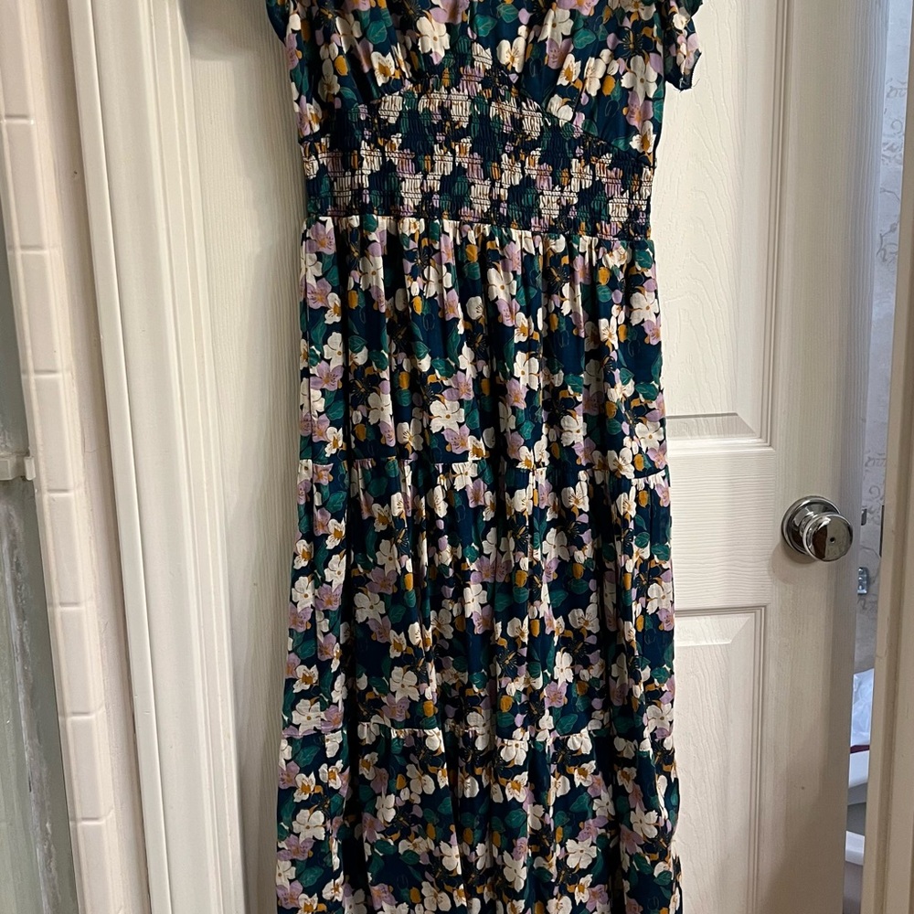 Birds of Paradis Floral V-Neck Dress